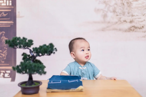 乌兰察布宝宝眼屎多是什么原因 乌兰察布宝宝眼屎多是什么原因